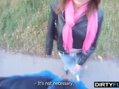 Снял рыжую славянскую девку и оттрахал возле железной дороги