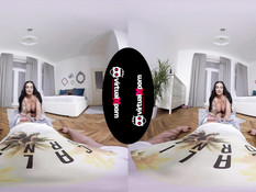 Сиськастая немецкая брюнетка отсосала член и уселась на парня сверху