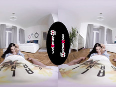 Сиськастая немецкая брюнетка отсосала член и уселась на парня сверху