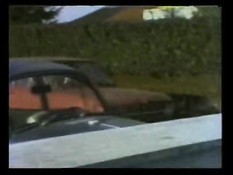 Мужчина зашёл в женскую баню и дал девкам подрочить свой член