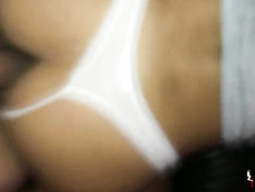 Он оттрахал раком подругу в белых стрингах и залил спермой попу