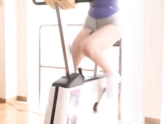 Упавшему в обморок в спортзале мужчине помогла пышногрудая японка