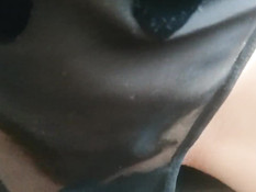 Девушка надела чёрный страпон и оттрахала им свою любовницу