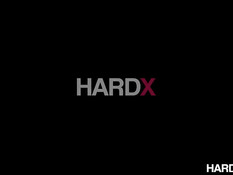 Кудрявый парень сделал куни и отодрал в анал Mercedes Carrera