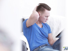 Молодая блондинка надела новое платье и занялась сексом со своим парнем