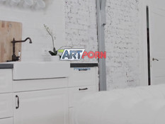 Сделал куни тощей подружке на кухонном столе и оттрахал в киску