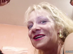 Похотливые немецкие домохозяйки ебутся с мужиками на свинг вечеринке