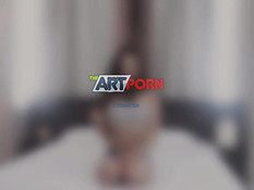 Раздел молодую русскую шатенку с пирсингом пупка и отодрал на кровати