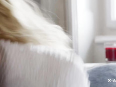 Молодые блондинка и шатенка ласкали друг дружку и ебались с парнем