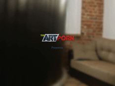 Надела сетчатые чулки и облегающее платье и занялась сексом с парнем