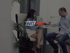 Он сделал куннилингус брюнеточке в очках и отымел в бритую пизду