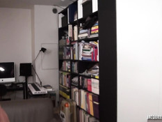 Две француженки в чёрных чулках сосут член и ебутся с одним мужиком