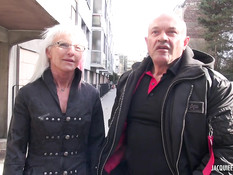 Во время групповухи худую французскую мамочку оттрахали во все дырки