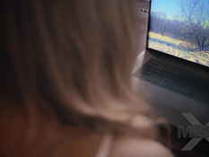 Сисястая блондинка обнаружила у себя член и отымела им рыжую подругу