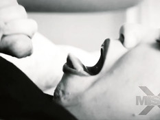 Сисястая блондинка обнаружила у себя член и отымела им рыжую подругу