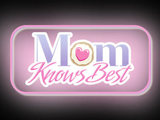 Возбуждённая зрелая блондинка принуждает юную шатенку к лесби сексу