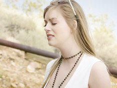 Светловолосая девчонка встретила сексуально озабоченную лесбиянку