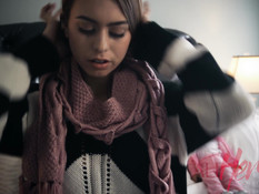 Зрелая лесбиянка занимается любовью с худой молодой подругой