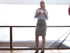 Две юные лесбиянки мастурбировали клитор и делали друг дружке куни