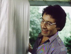 Две лесби блондинки лизали киски и ебались с подоспевшим мужчиной