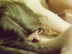 Две лесби блондинки лизали киски и ебались с подоспевшим мужчиной