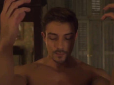 Гей с тату отсосал член у мускулистого парня и дал отыметь раком