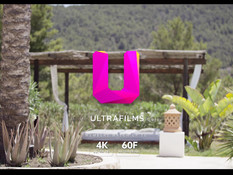 Парни вдвоём отымели во дворе на солнцепёке озорную рыжую девчонку