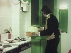 Пять похотливых дамочек сосали член и ебались с мужиком и дворецким