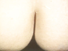 Чёрный мужчина ебёт на сеновале неудовлетворённую белую любовницу