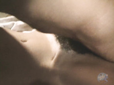 Мужчина вышел из душа и занялся сексом с блондинкой и брюнеткой