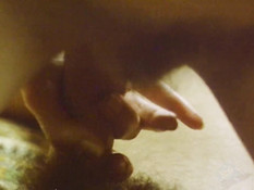 Мужчина увидел мастурбирующую девушку и оттрахал в волосатую киску