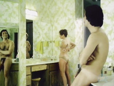 Мужчина отодрал любовницу на лестнице и забрызгал спермой её сиськи