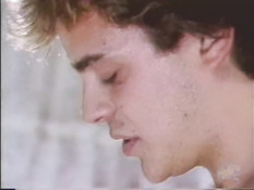 Два ковбоя зашли в спальню и отодрали на кровати трёх кудрявых девок