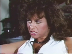 Мужчина оттрахал двух сиськастых женщин и забрызгал задницу спермой