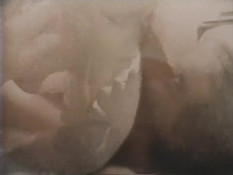 Пожилой усатый мужчина отодрал на кровати молодую кудрявую блондинку