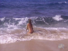 Встретил на морском пляже грудастую блондинку и занялся с ней сексом