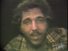 Он сделал массаж светловолосой горничной и отымел в волосатую киску