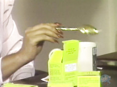 Зашёл в офис и отымел на рабочем столе горячую чернокожую секретаршу