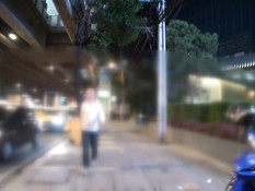 Он отодрал в номере тайскую девку и наполнил спермой волосатую киску