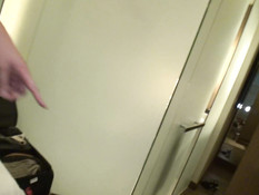 Он отодрал в номере тайскую девку и наполнил спермой волосатую киску