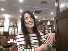 Молодая азиатка пошла с парнем в отель и дала оттрахать себя в киску