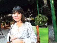 Турист привёл в номер худую тайскую девушку и дал отсосать свой член