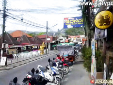 Сиськастая тайская шалава сосёт хуй в отеле и ебётся с секс туристом