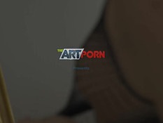 Паренёк оттрахал в бритую пиздёнку молодую шатенку в чёрных чулках