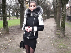 Длинноногая французская девчонка согласилась сняться в порно ролике