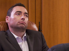 Недотраханная молодая жена ночью мечтает о сексе с двумя мужчинами