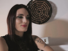 Возбудила себя большим вибратором и занялась сексом с бойфрендом