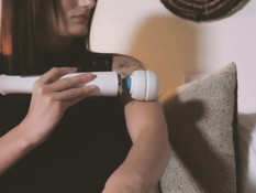 Возбудила себя большим вибратором и занялась сексом с бойфрендом