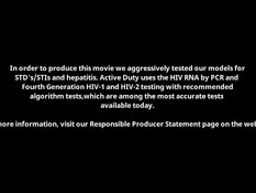 Спортивный гей с тату на плече отсосал у друга член и подставил очко