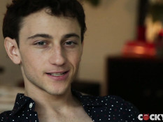 Молодой гей подошёл к худому другу и отымел его в разработанное очко